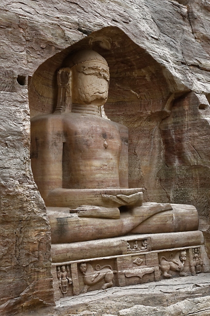 Gwalior-Statues jaïnes-030